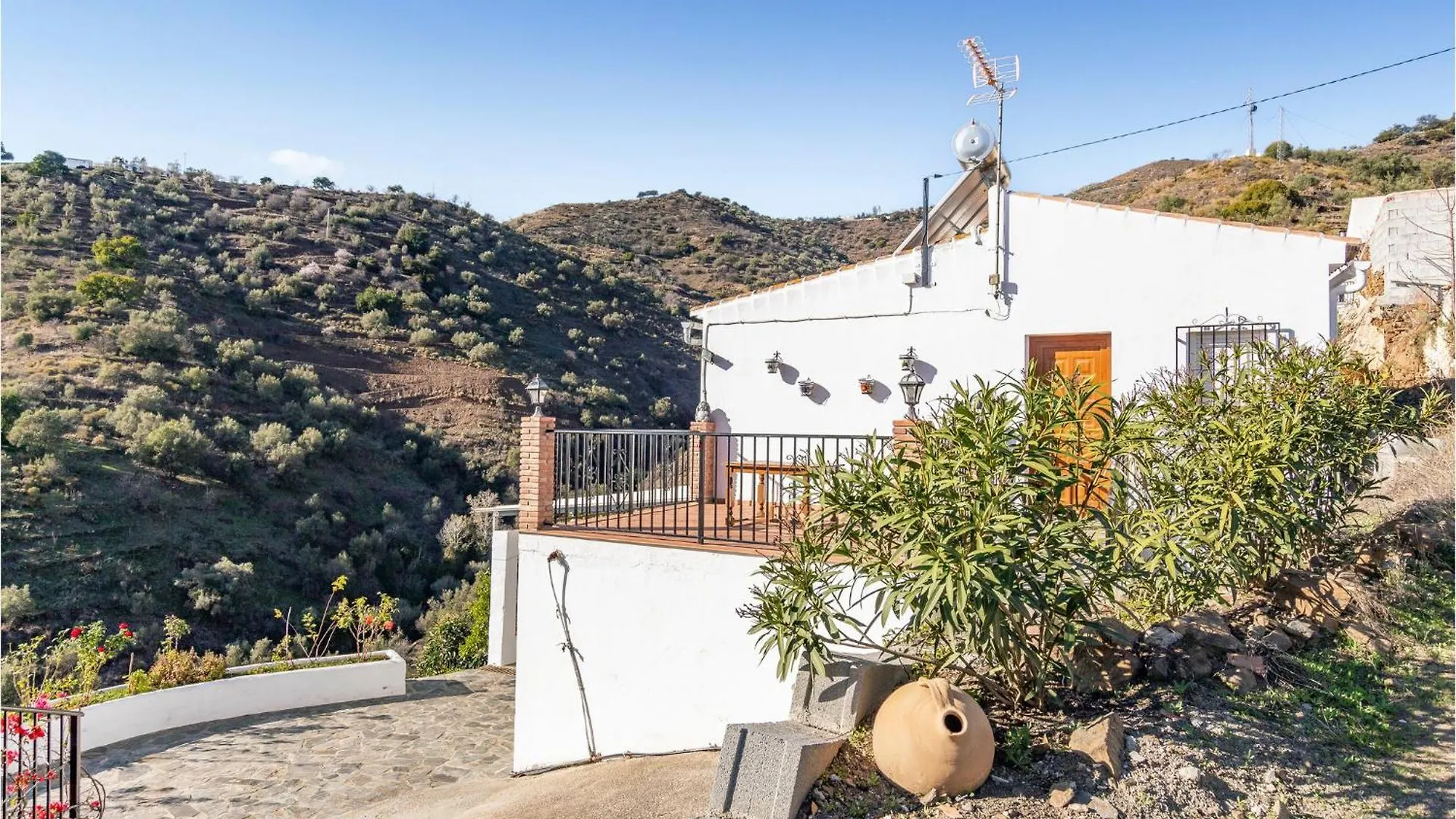 4 Bedroom Pet Friendly Home In Sayalonga 0*,  Spain