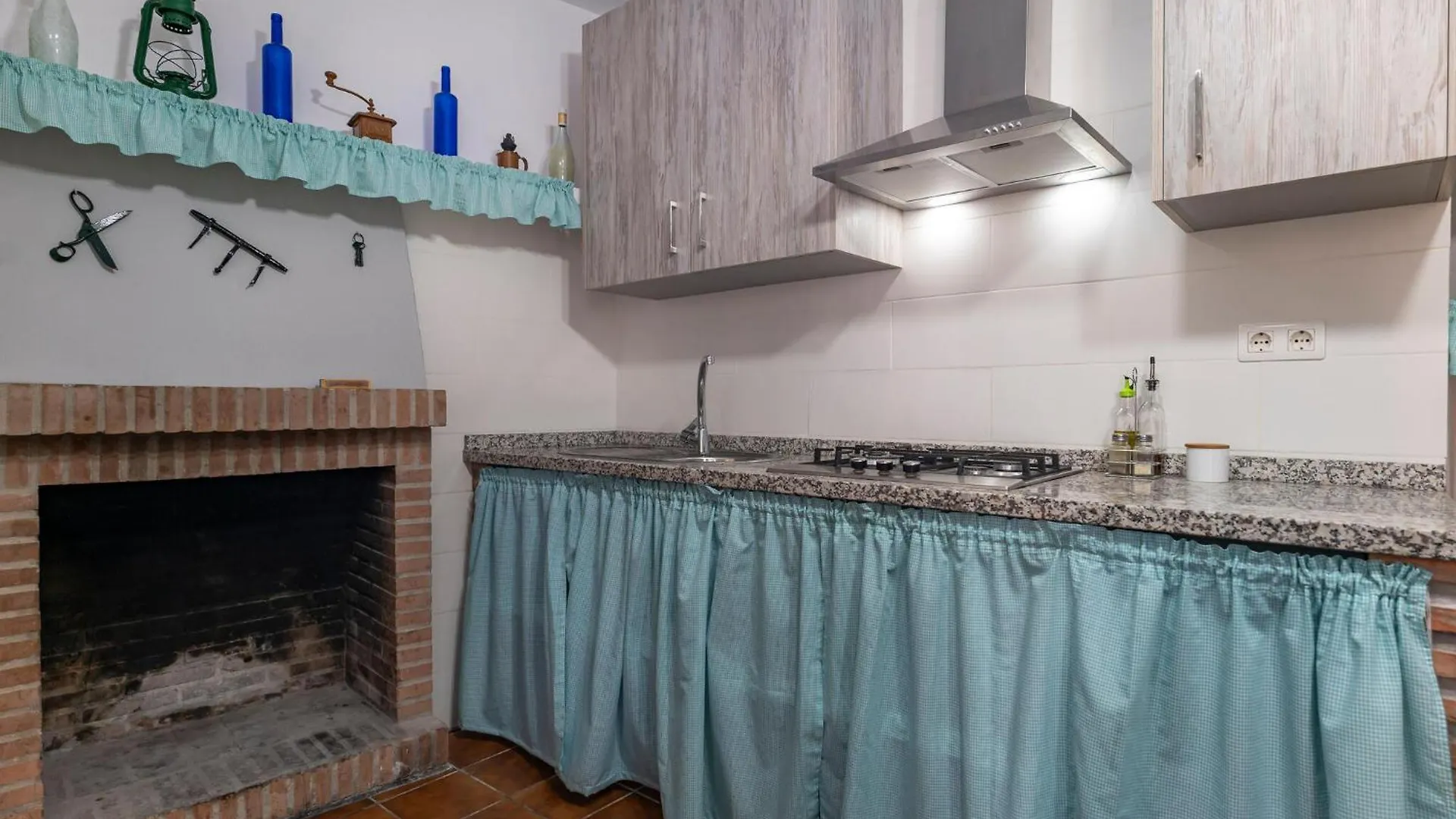 4 Bedroom Pet Friendly Home In Sayalonga Holiday home