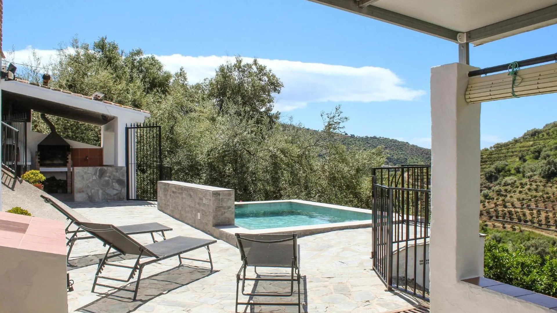 Holiday home 4 Bedroom Pet Friendly Home In Sayalonga